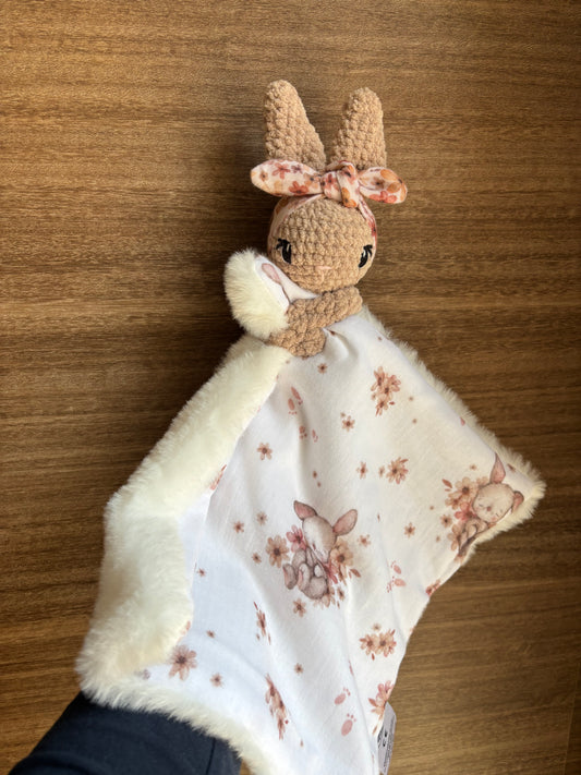 Doudou lapin câlin avec bandeau